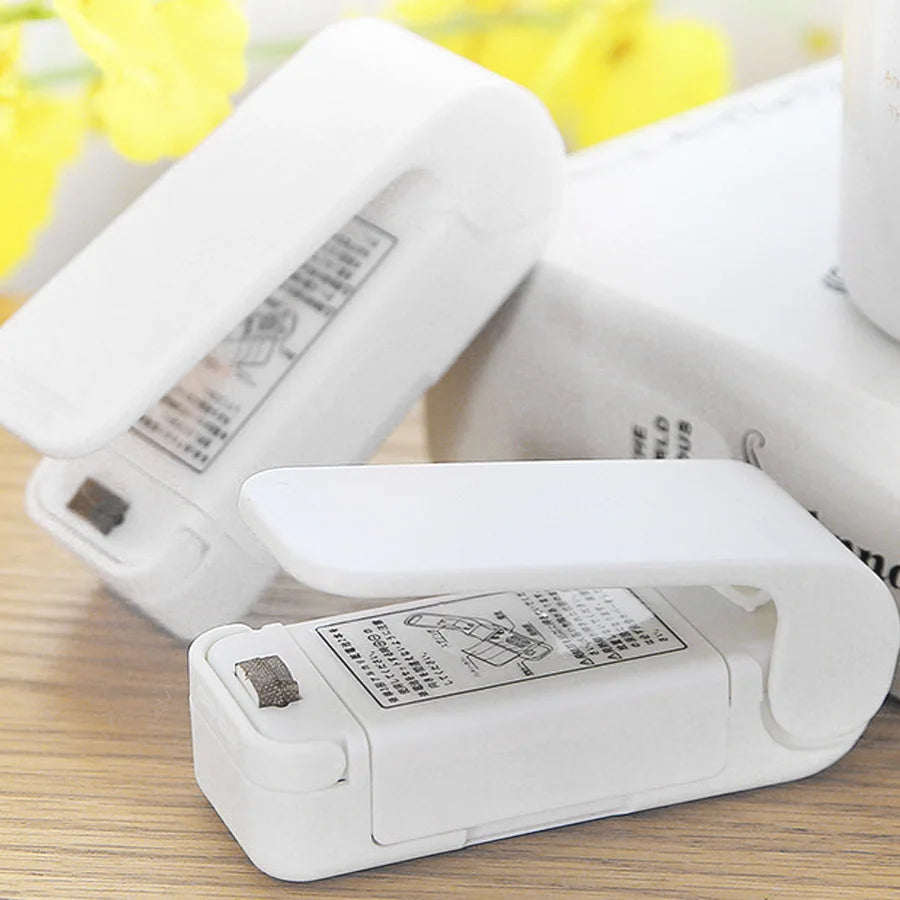 1pc Abs Material Multi-Functional Sealer Aa Battery-Powered Can Seal Potato Chips Instant Noodles And Any Other Plastic Bags