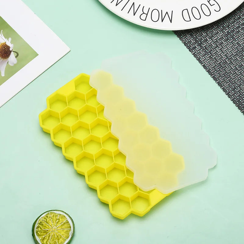 Ice Block Mold Honeycomb Silicone Ice Block Ice Tray Mould Reusable Food Grade Ice Maker with Lids for Summer Juice Wine